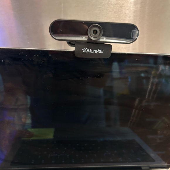 Aluratek webcam 1080P HD - model AWC03F - Picture 7 of 9